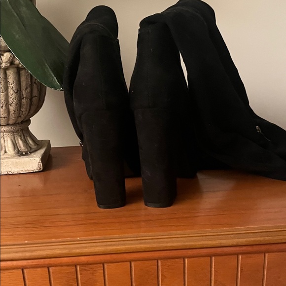 Black Thigh-High Women's Boots - Picture 6 of 6